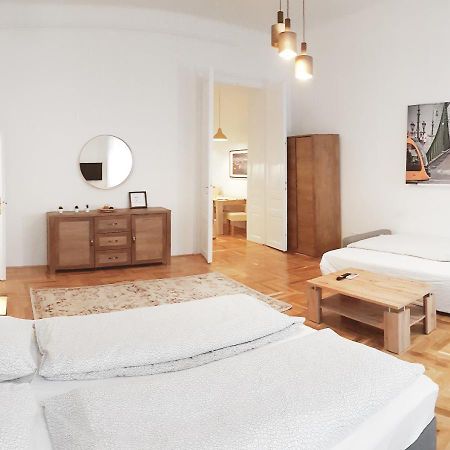 Ferienwohnung Luxury New Cozy Flat At Dob Street Nearby Gozsdu Court Budapest Exterior foto