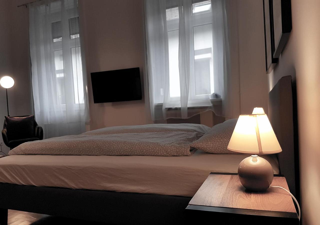 Ferienwohnung Luxury New Cozy Flat At Dob Street Nearby Gozsdu Court Budapest Exterior foto