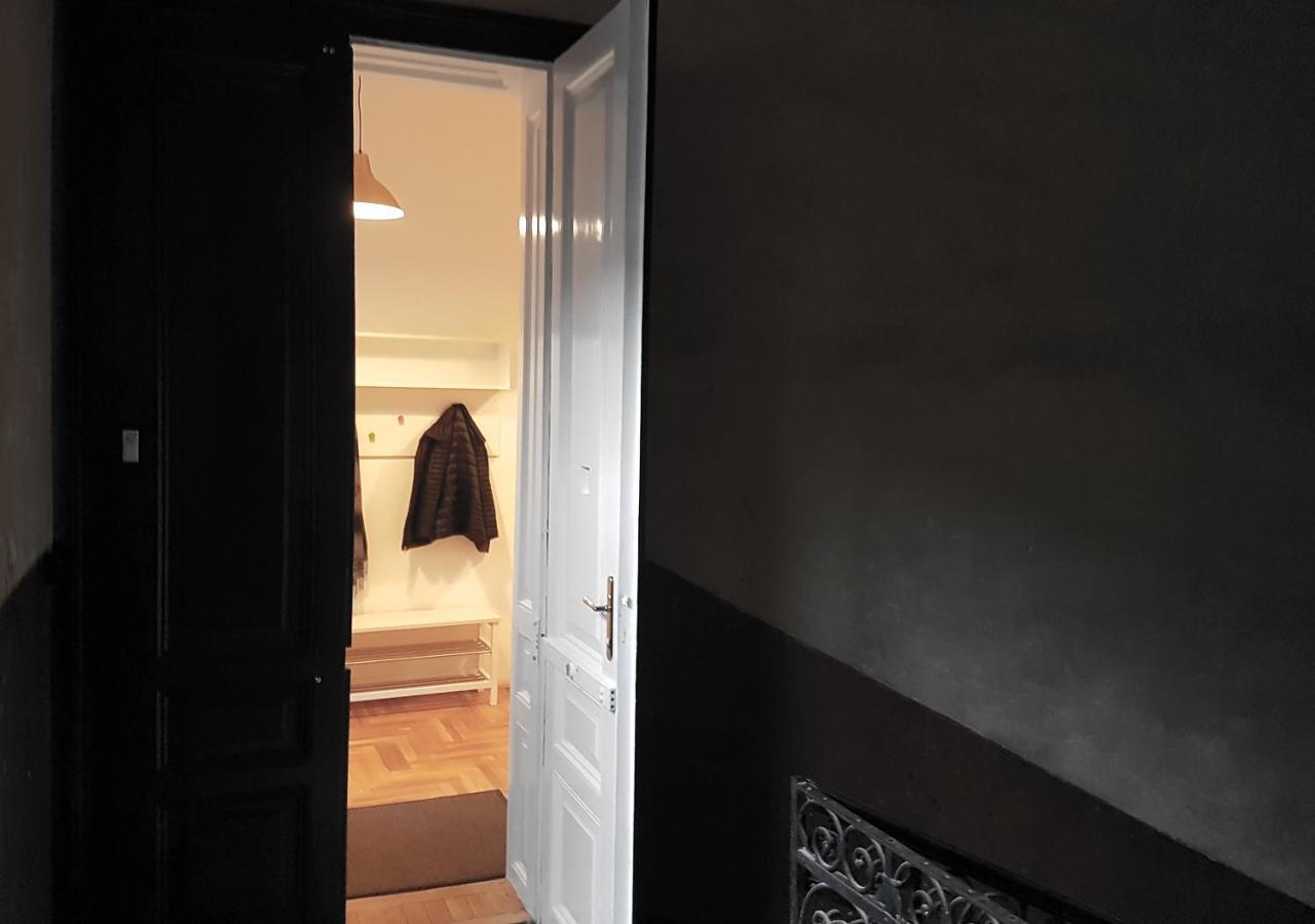 Ferienwohnung Luxury New Cozy Flat At Dob Street Nearby Gozsdu Court Budapest Exterior foto