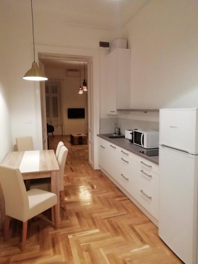 Ferienwohnung Luxury New Cozy Flat At Dob Street Nearby Gozsdu Court Budapest Exterior foto