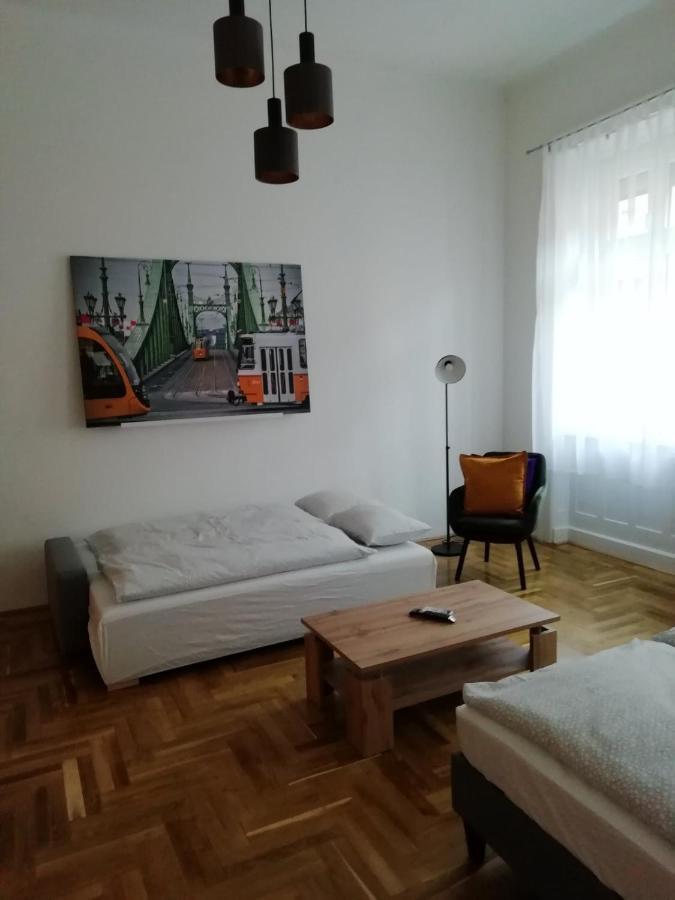 Ferienwohnung Luxury New Cozy Flat At Dob Street Nearby Gozsdu Court Budapest Exterior foto